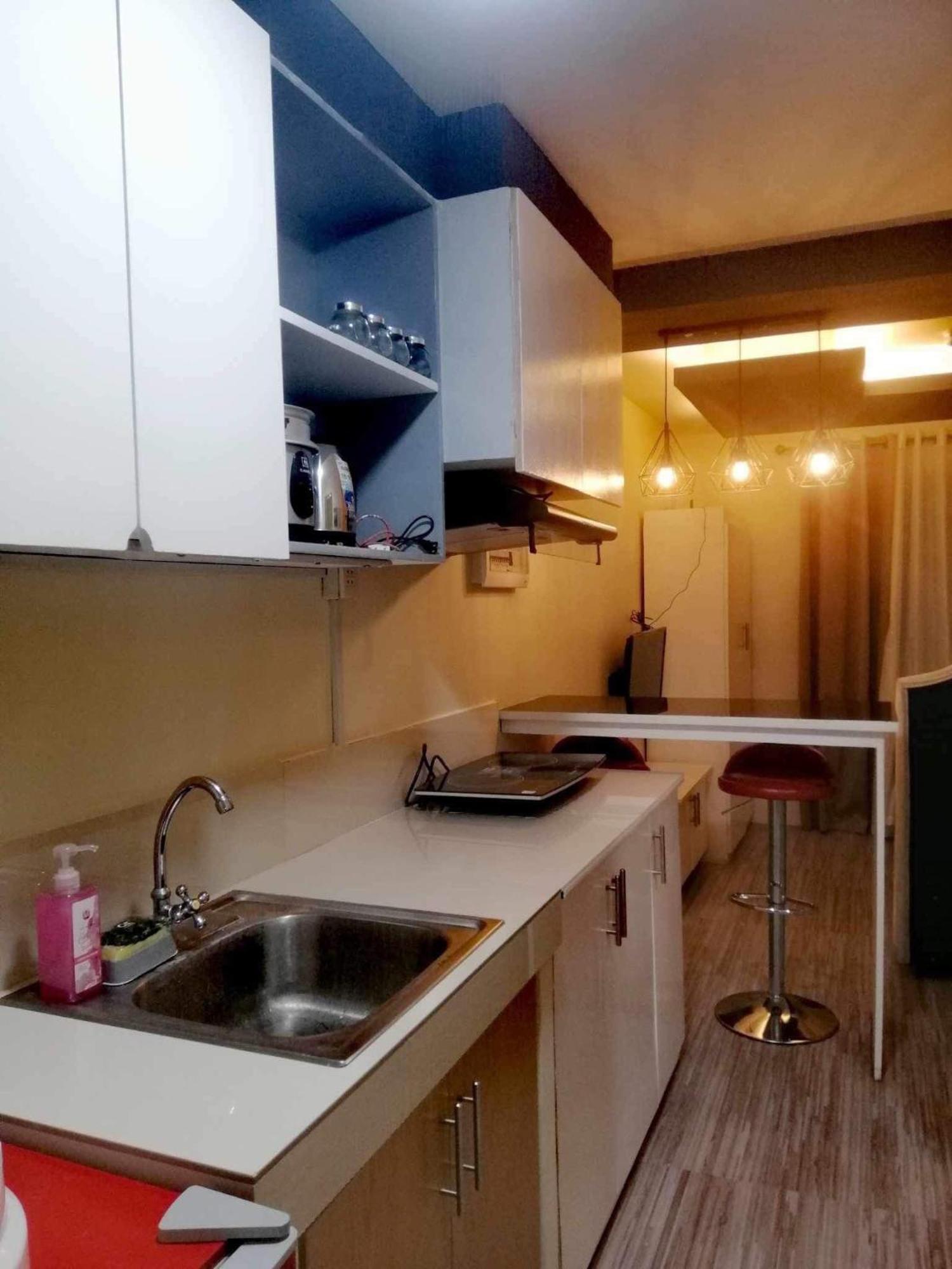 8 Spatial Condominium Davao City Esterno foto