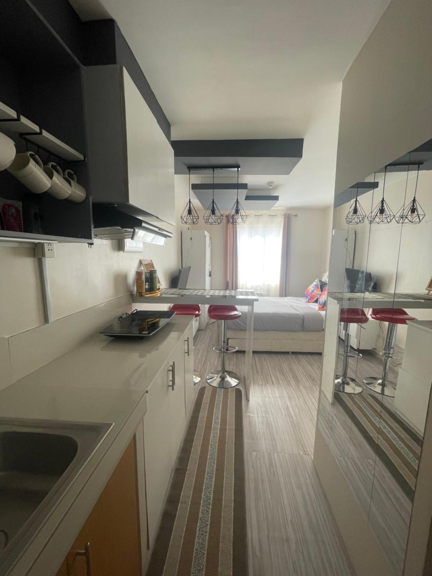 8 Spatial Condominium Davao City Esterno foto